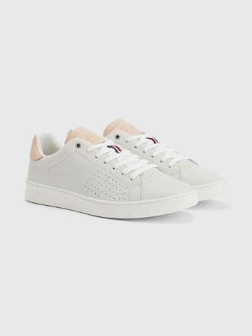 Férfi Tommy Hilfiger Perforated leather Sneaker Fehér | HU 1410YXF